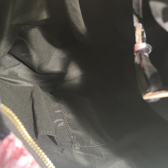 Tabitha Webb Floral Hobo Handbag Purse Shoulder Bag Soft Black Velvet Roses - Picture 7 of 8